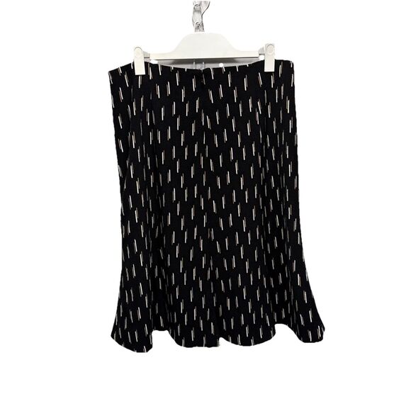 Ann Taylor Factory Women’s Size 6 A Line Skirt Geometric line Print Black Tan - Picture 2 of 9
